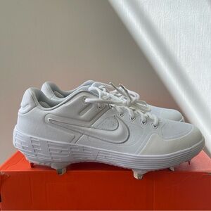 Nike Men’s Baseball Cleats NEW White 10.5